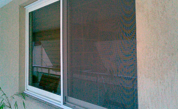 Estores e persianas de desenho, estores venezianos, estores de rolo, estores verticais, painéis deslizantes, brisas solares, compactos térmicos, persianas térmicas